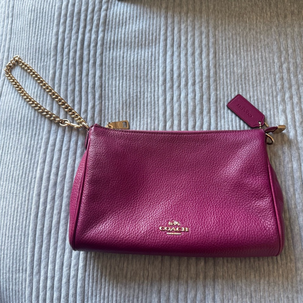 Coach / Bag Raspberry Pink w/Gold Chain & detachable Crossbody Strap - Picture 3 of 12